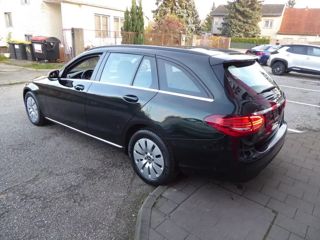 Mercedes-Benz C-Class 2019 photo 3