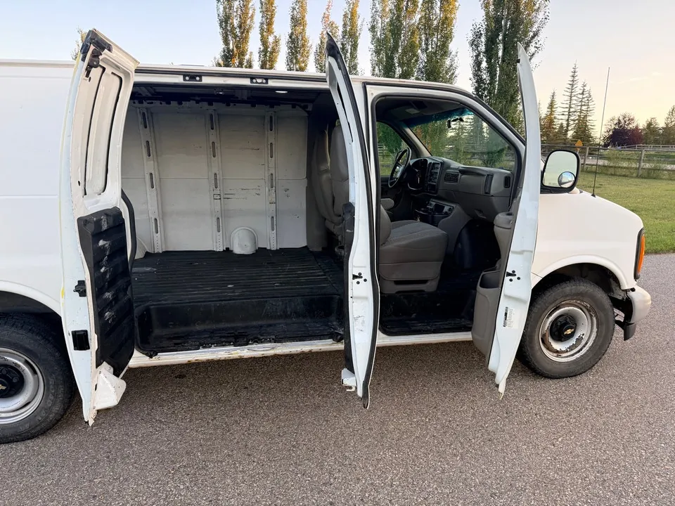 Chevrolet Express 2000 photo 4