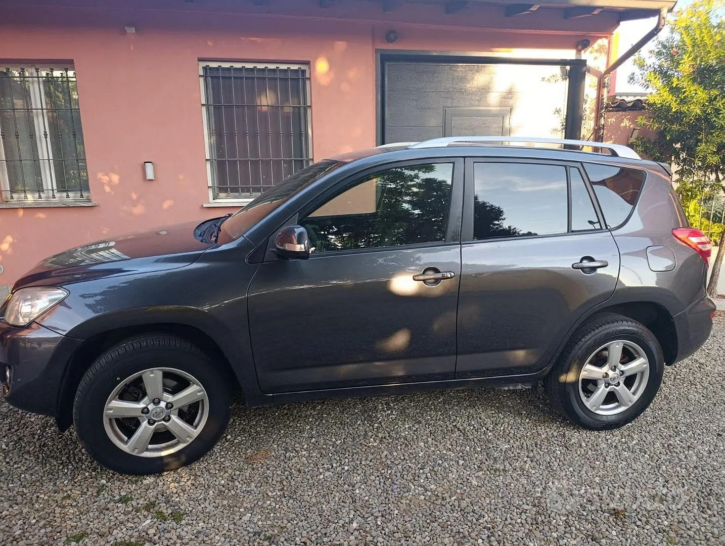 Toyota Rav4 2010 photo 4
