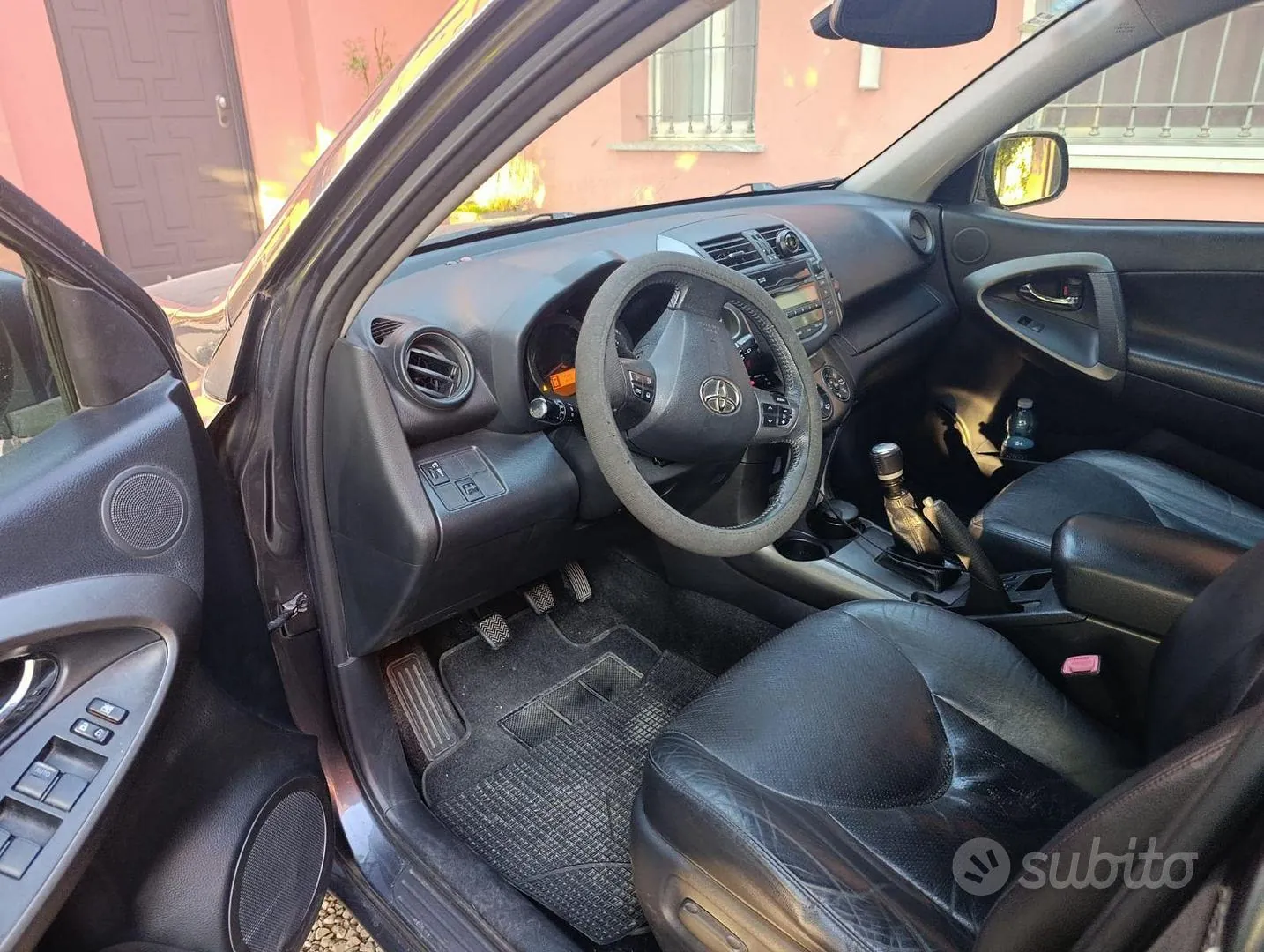 Toyota Rav4 2010 photo 3