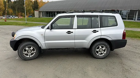 Mitsubishi Pajero 2005 photo 2