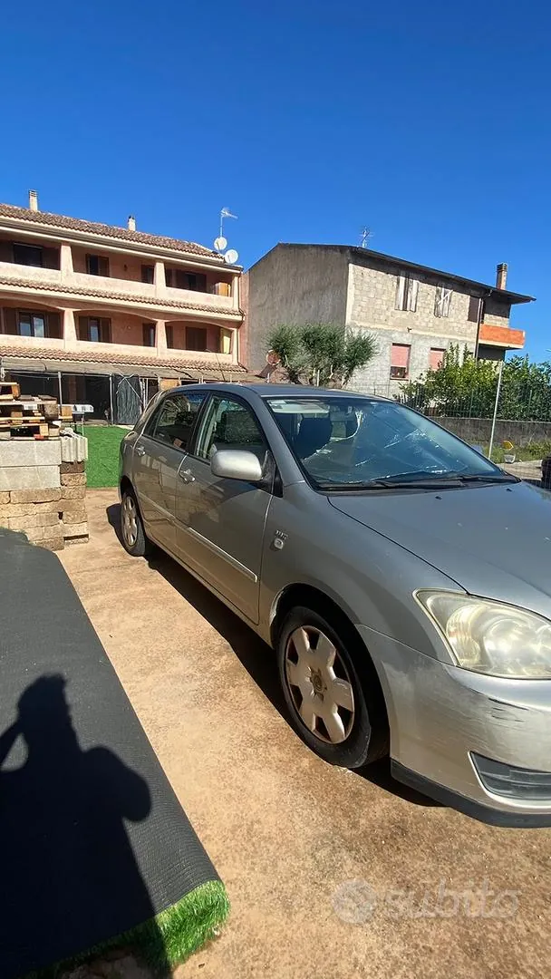 Toyota Yaris 2005 photo 2