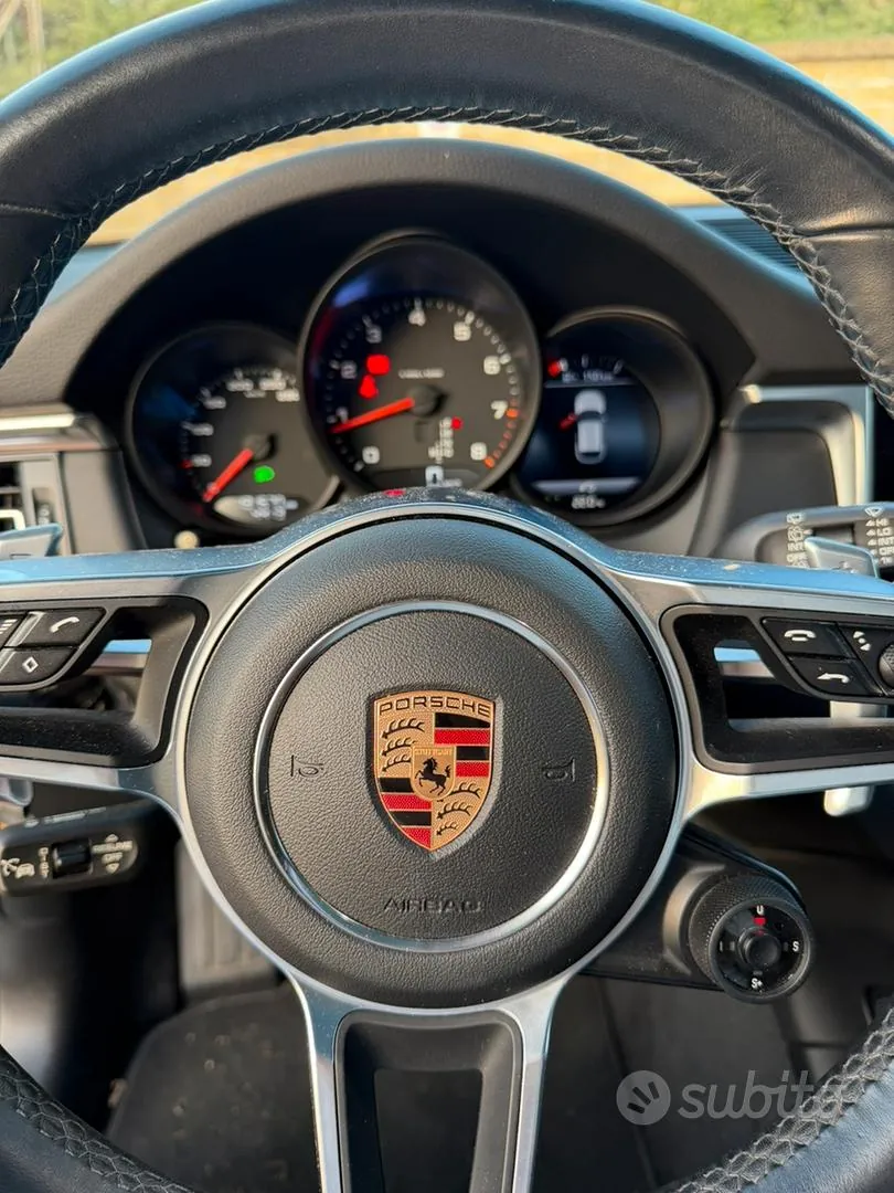Porsche Macan 2020 photo 2