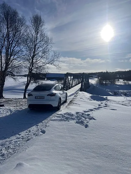 Tesla Model Y 2022 photo 3