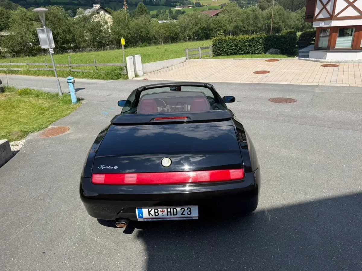 Alfa Romeo Spider 1997 photo 2