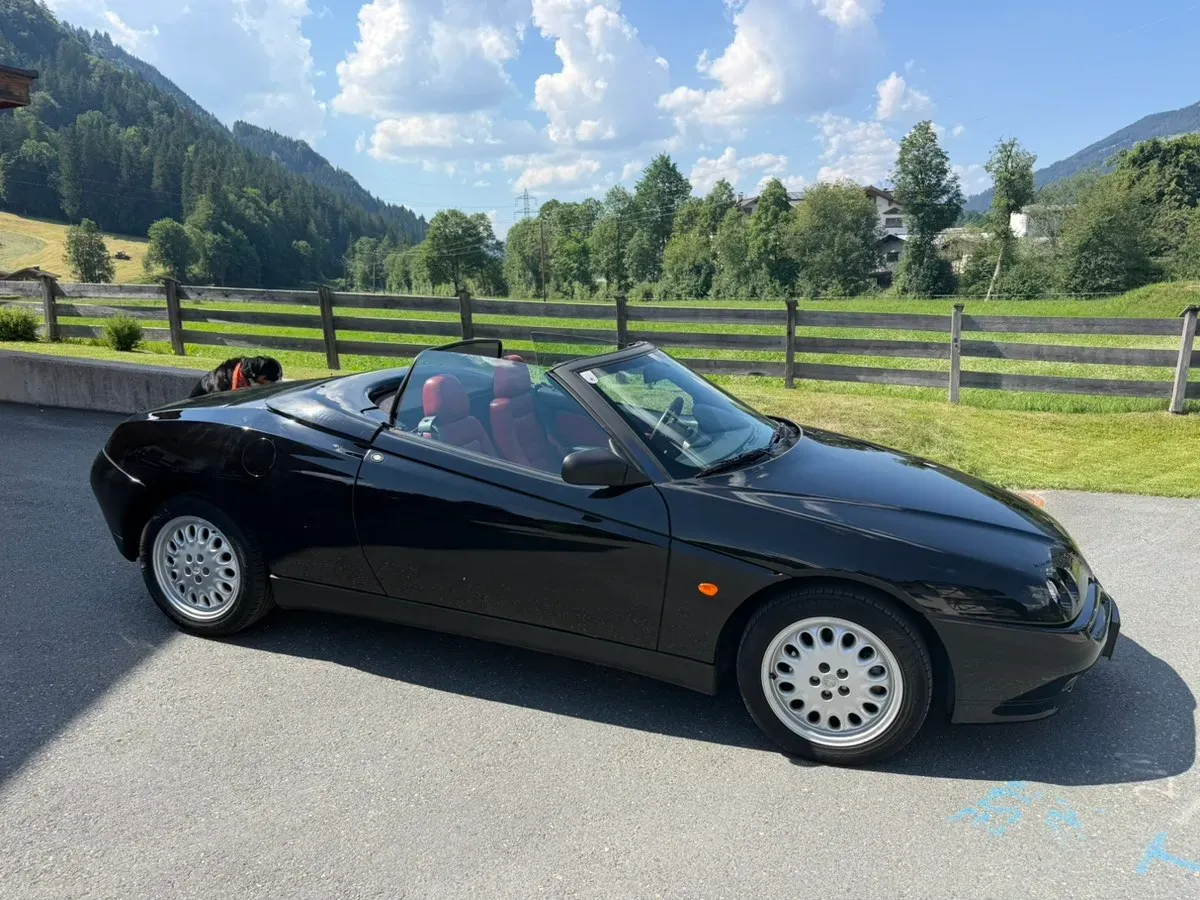 Alfa Romeo Spider 1997 photo 3