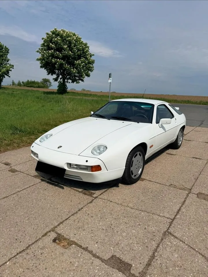 Porsche 928 S4