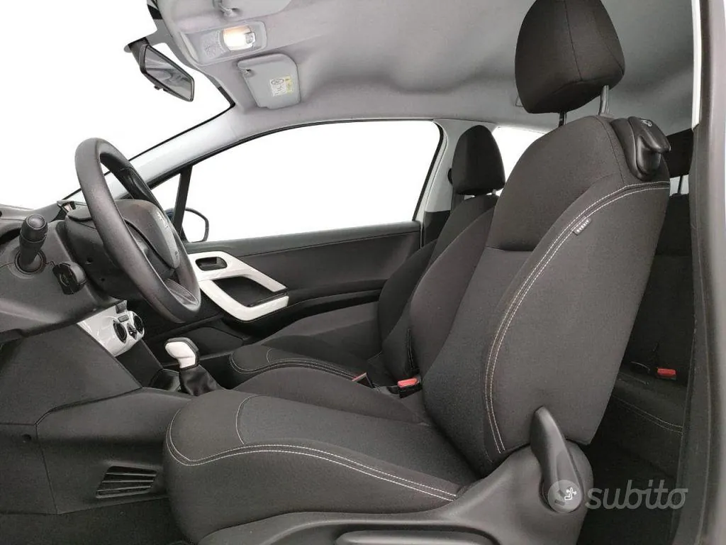 Peugeot 208 2018 photo 5