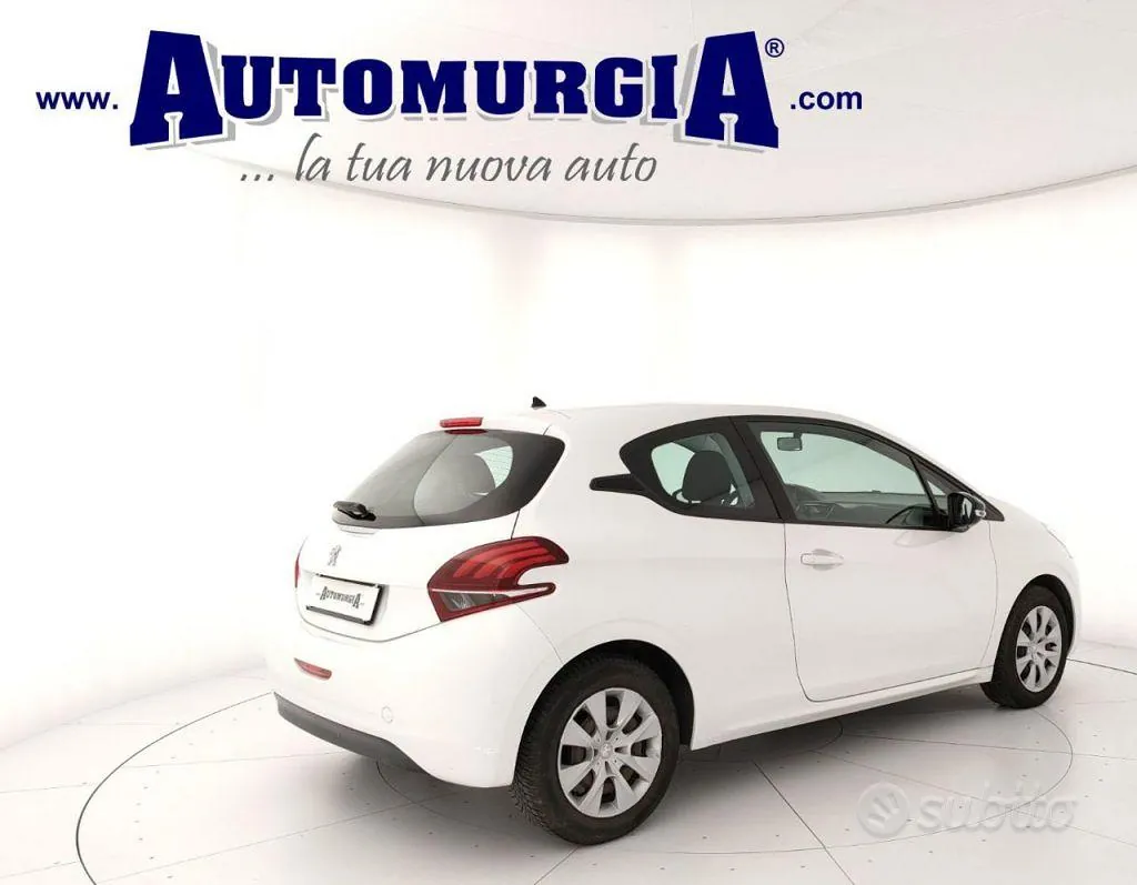 Peugeot 208 2018 photo 3