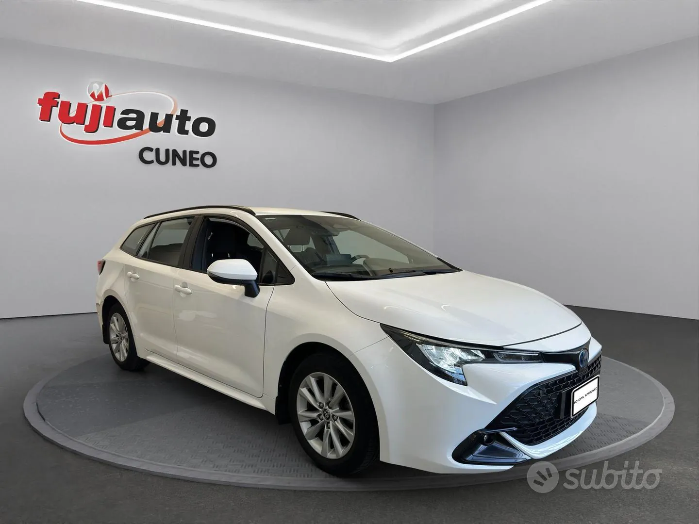 Toyota Corolla 2023 photo 2