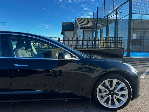 Tesla Model 3 2020 photo 4