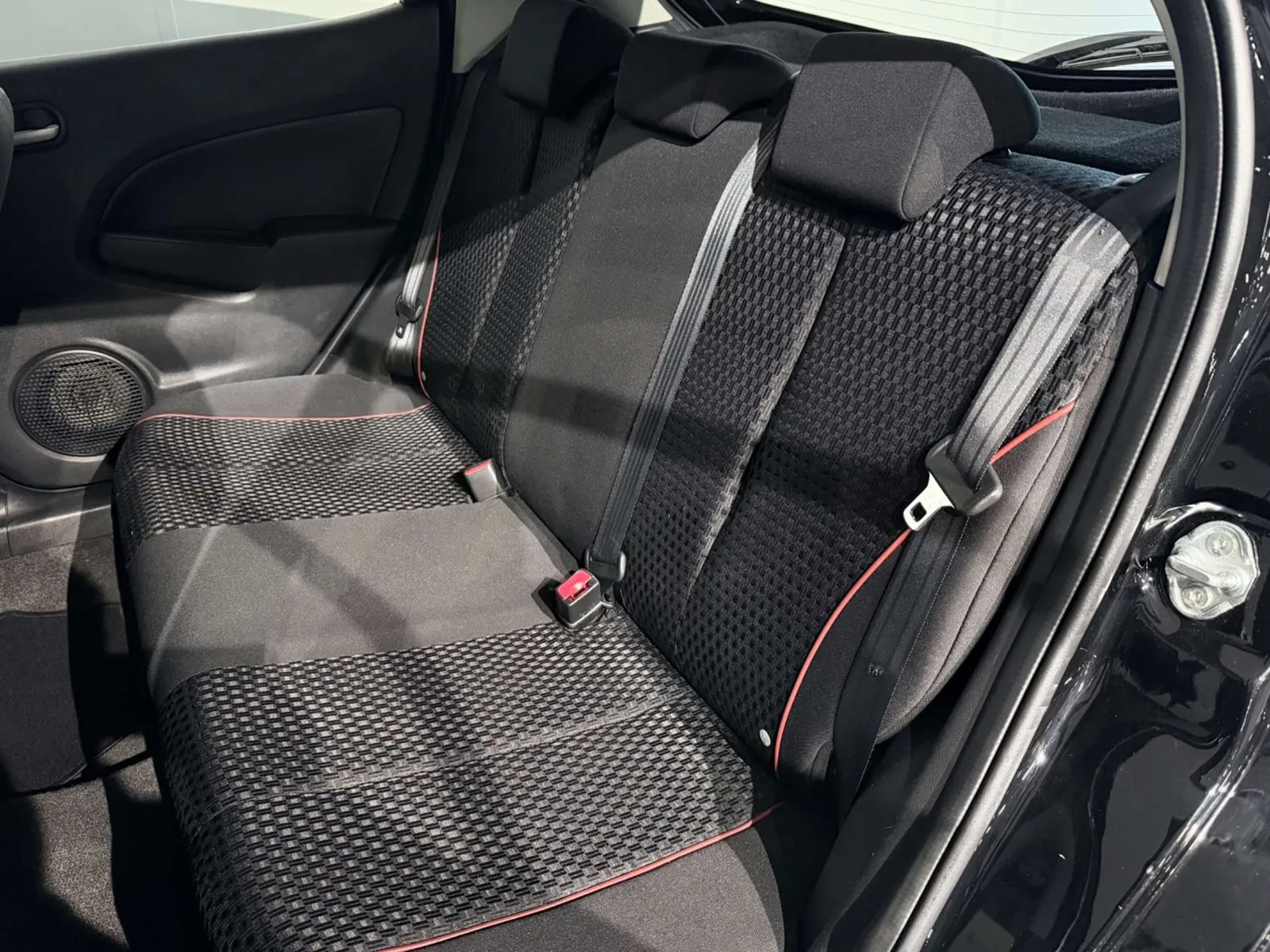 Mazda 2 2012 photo 5