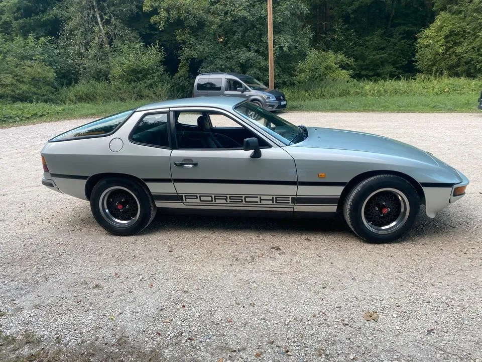 Porsche 924