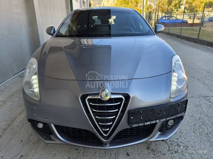 Alfa Romeo Giulietta 2011 photo 2