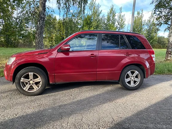 Suzuki Grand Vitara 2010 photo 4