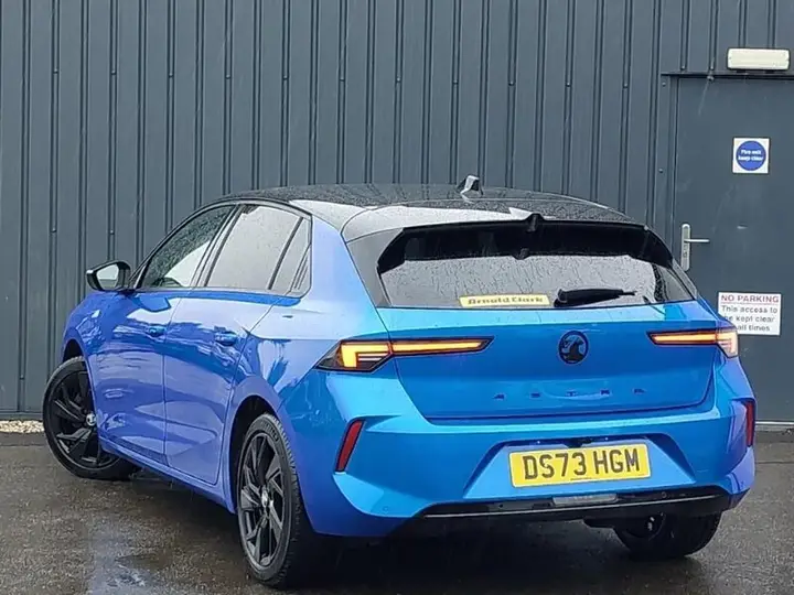 Vauxhall Astra 2023 photo 2