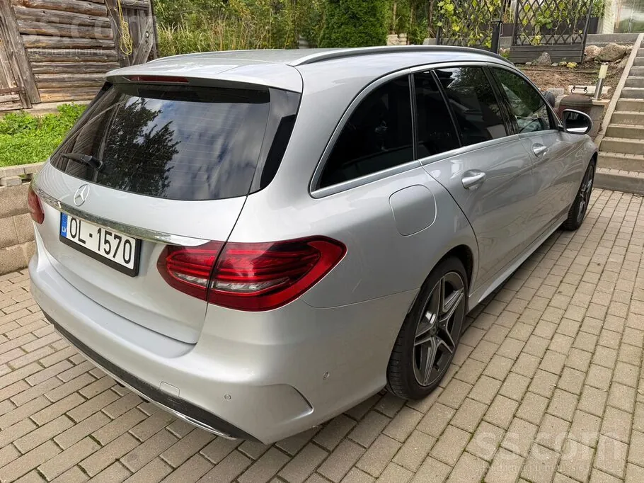 Mercedes-Benz C220 2018 photo 2