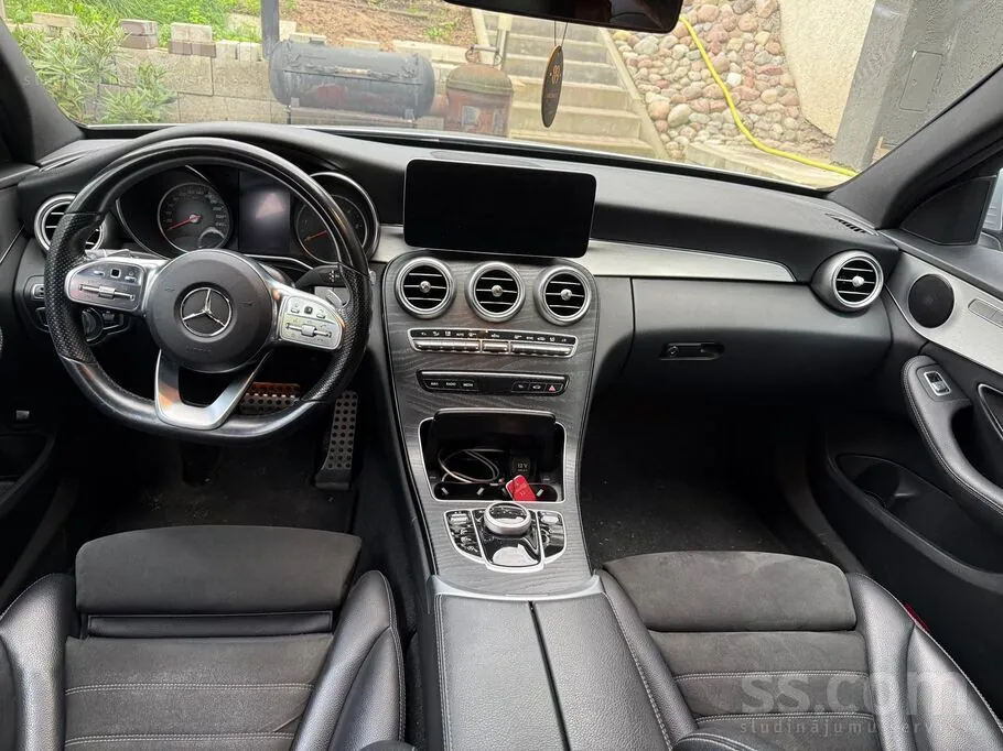 Mercedes-Benz C220 2018 photo 5