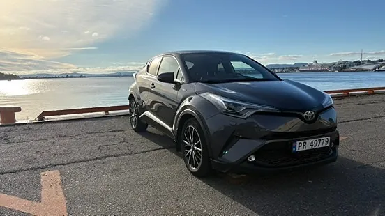 Toyota C-Hr 2018 photo 2