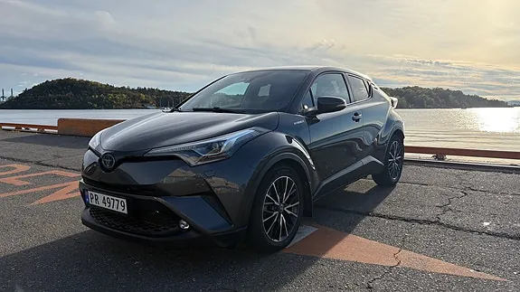 Toyota C-Hr 2018 photo 4