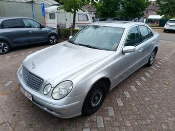 Mercedes-Benz E200 Avantgarde