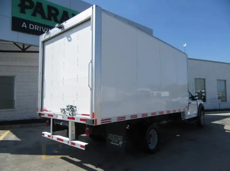 Ford F-550 2026 photo 3