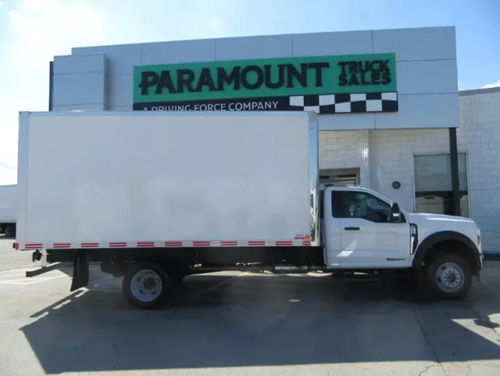 Ford F-550 2026 photo 2
