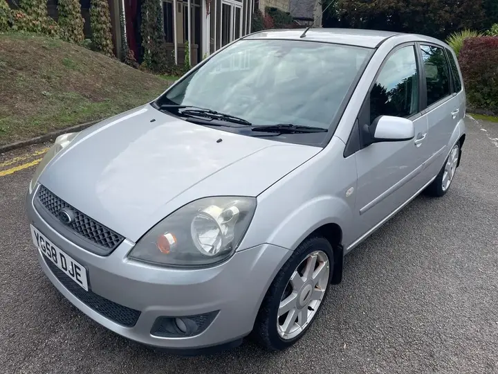 Ford Fiesta 2008 photo 2