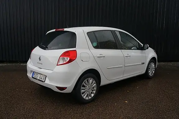 Renault Clio 2013 photo 2