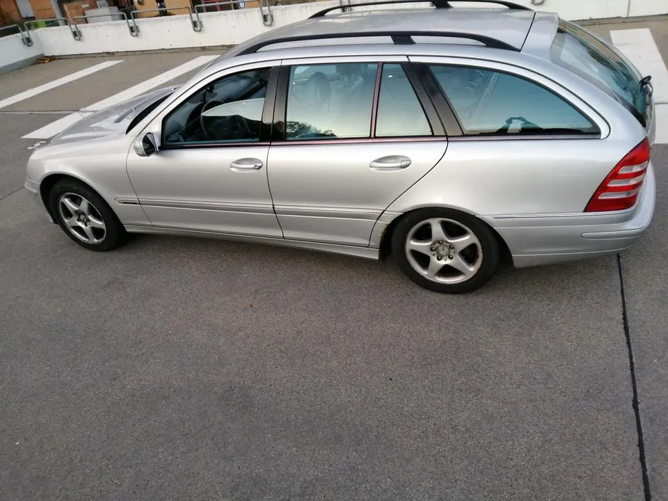 Mercedes-Benz C200