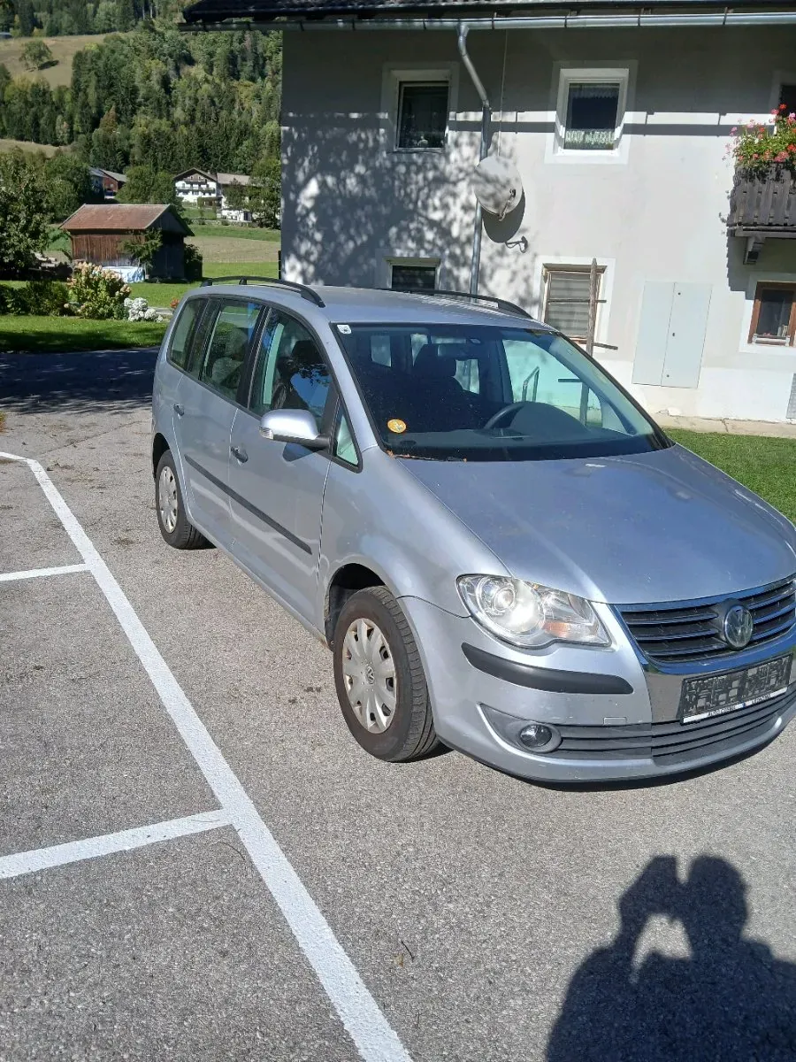 Volkswagen Touran 2008 photo 3