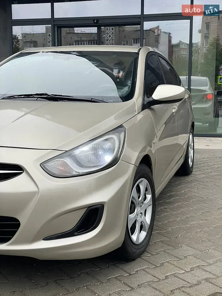 Hyundai Accent 2011 photo 3