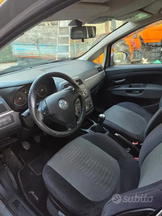 Fiat Grande Punto 2008 photo 4