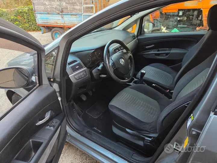 Fiat Grande Punto 2008 photo 3