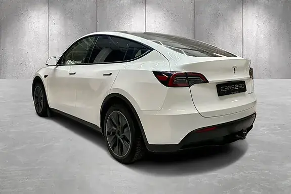 Tesla Model Y 2024 photo 4