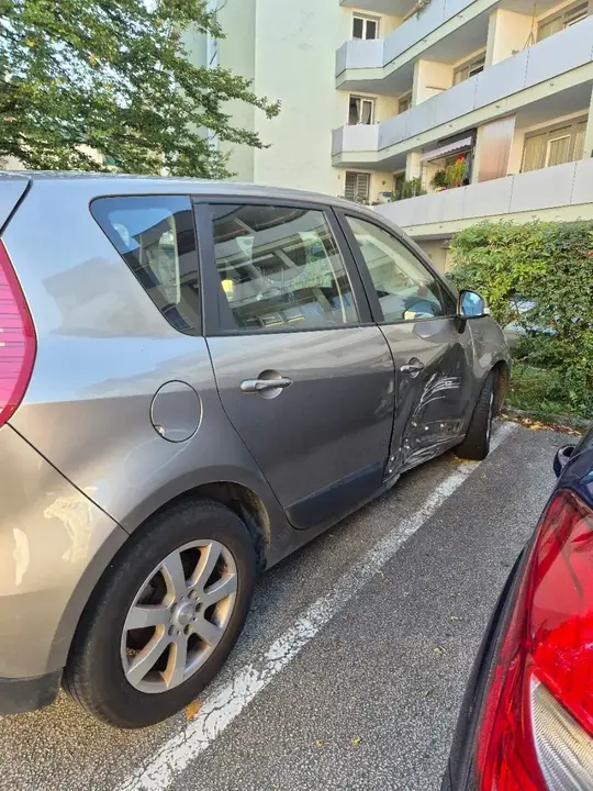 Renault Scénic 2009 photo 2