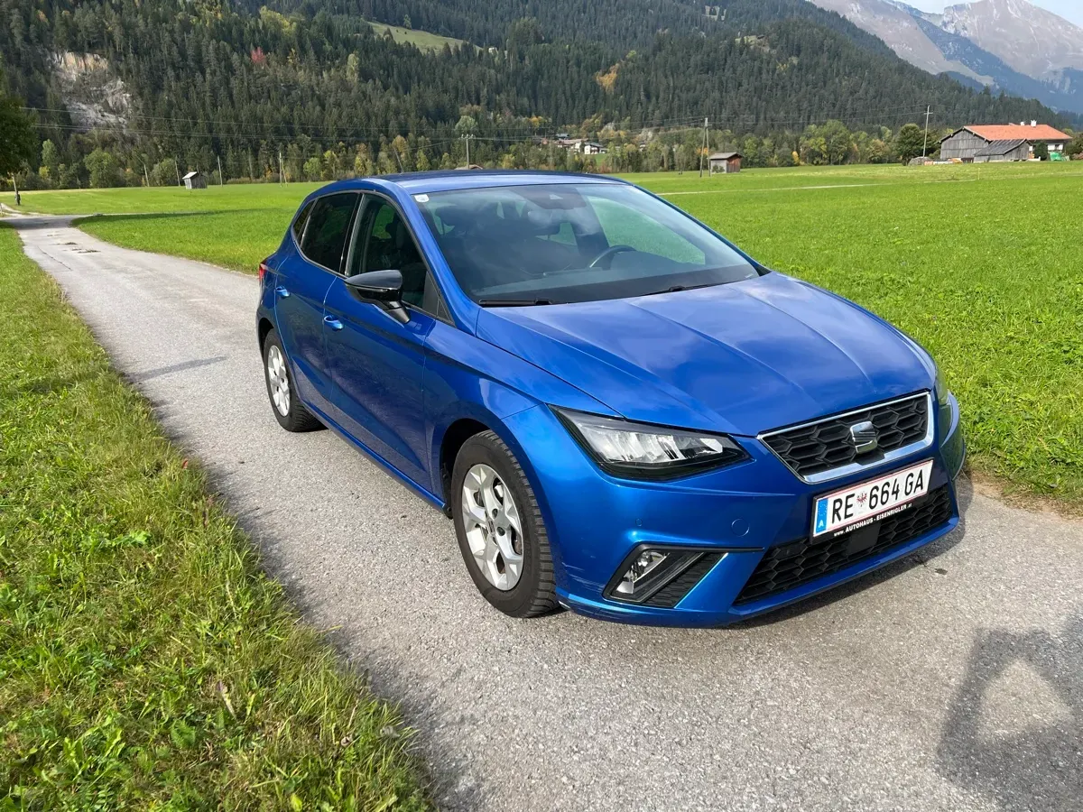 Seat Ibiza 2023 photo 2