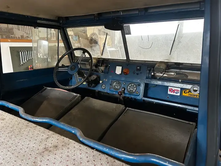 Land Rover Defender 1965 photo 3