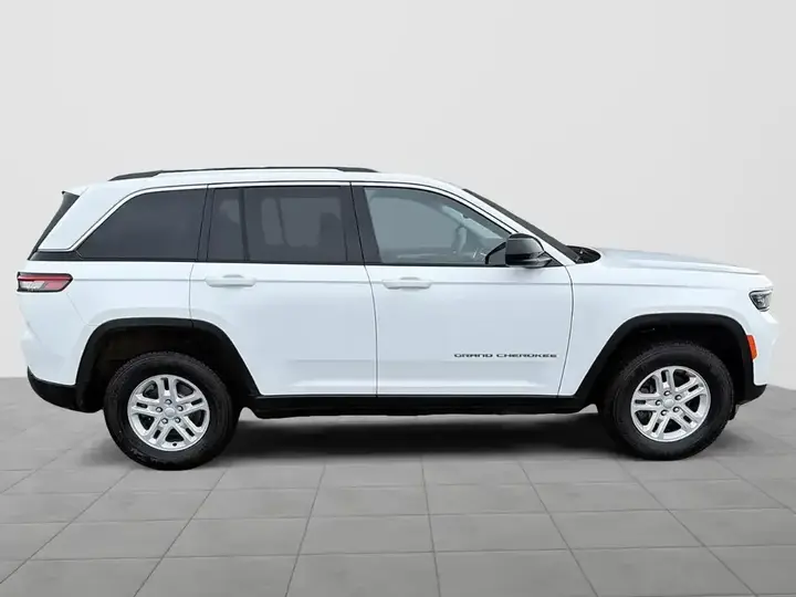 Jeep Grand Cherokee 2023 photo 4