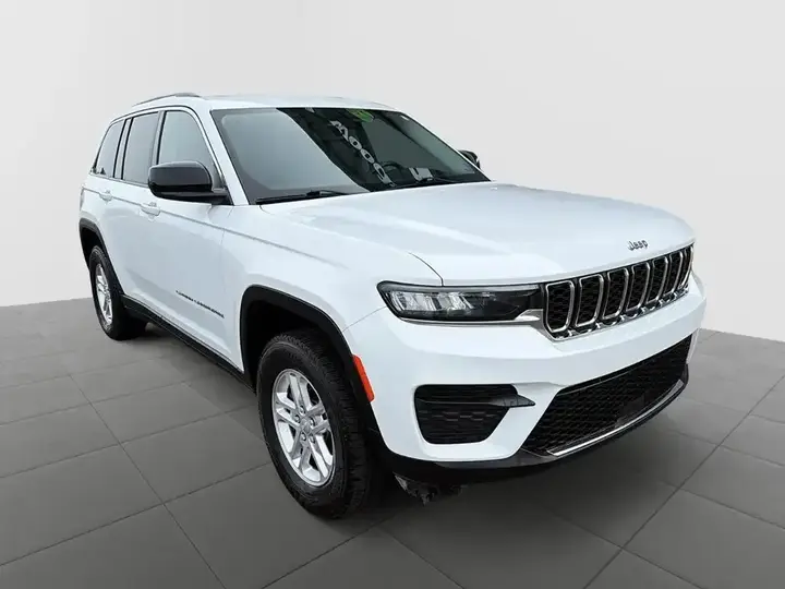 Jeep Grand Cherokee 2023 photo 3