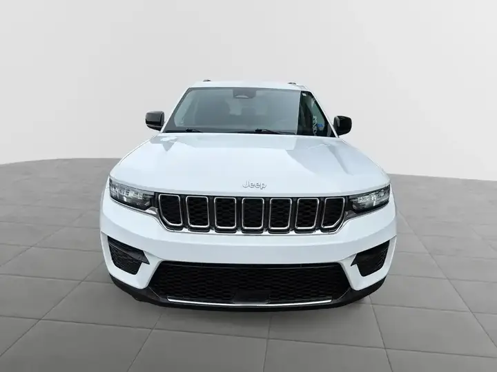 Jeep Grand Cherokee 2023 photo 2