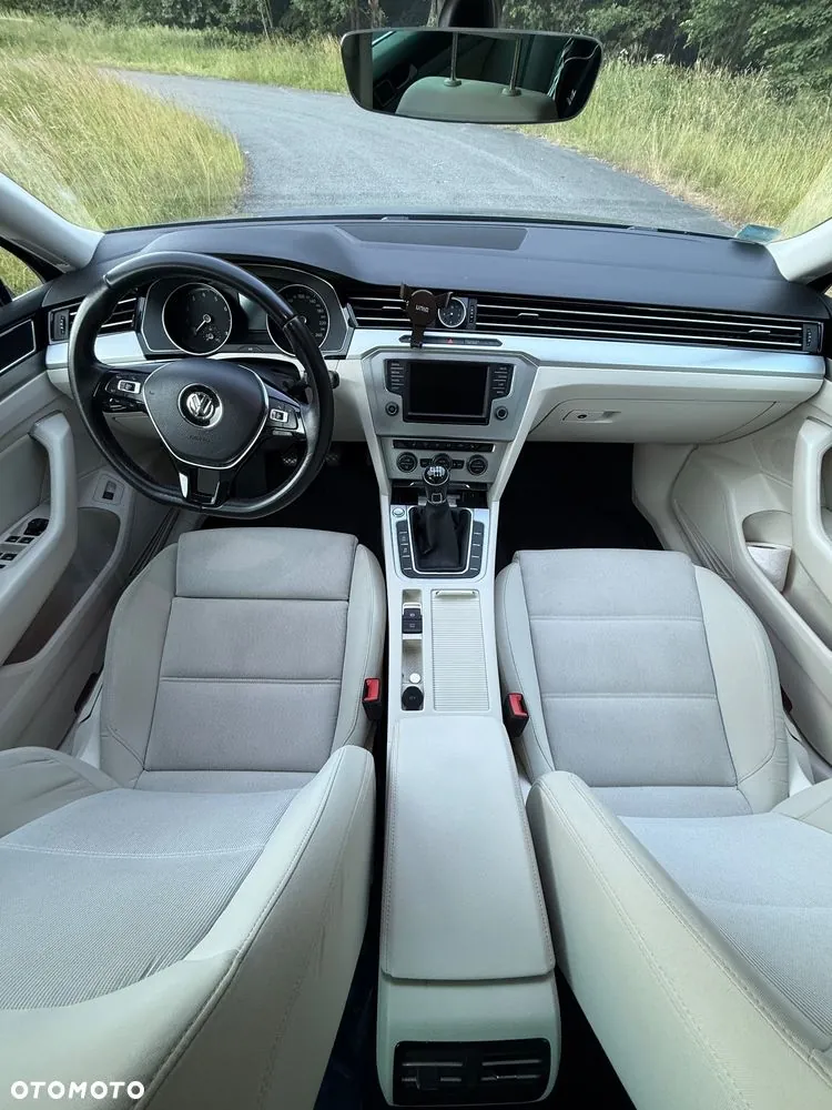 Volkswagen Passat 2016 photo 2