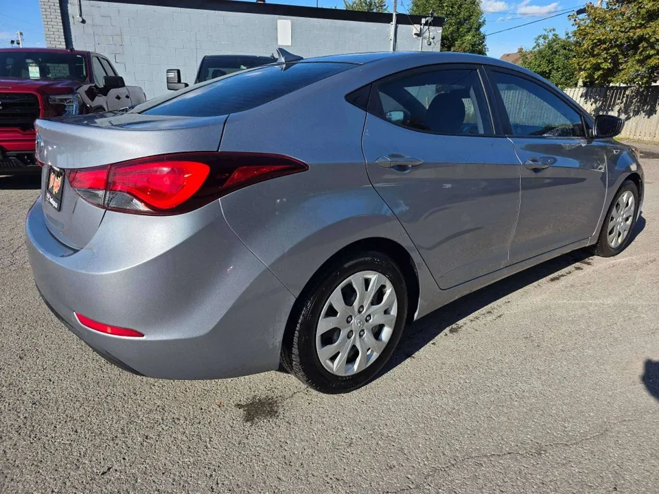 Hyundai Elantra 2015 photo 4