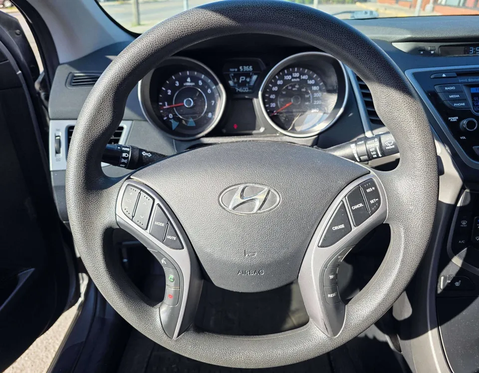 Hyundai Elantra 2015 photo 2