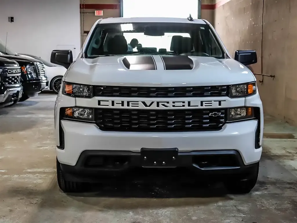 Chevrolet Silverado 1500 2021 photo 2