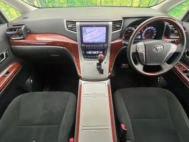 Toyota Verfia 2010 photo 3
