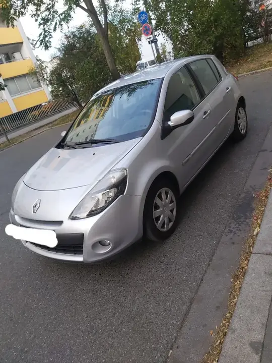 Renault Clio 2009 photo 2