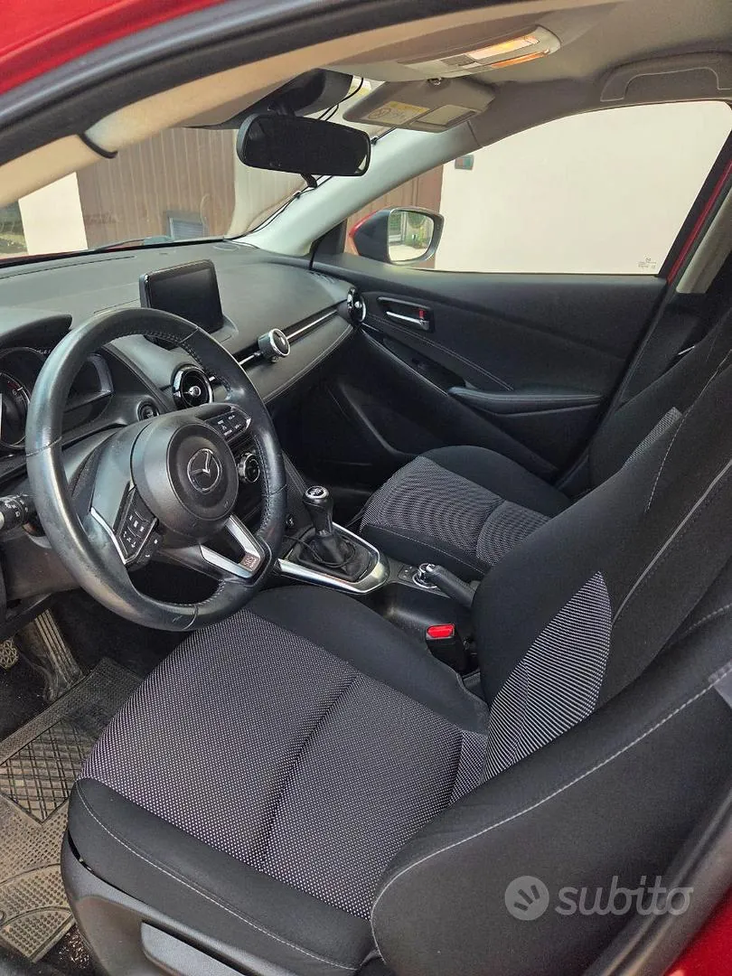 Mazda 2 2018 photo 3
