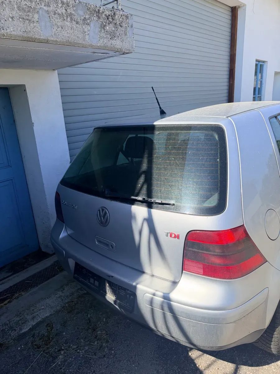 Volkswagen Golf 2002 photo 3