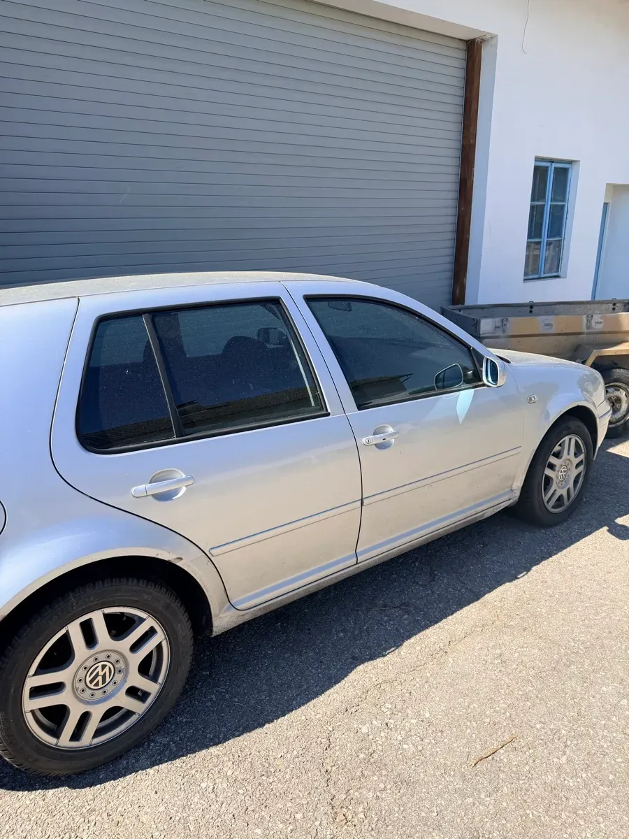 Volkswagen Golf 2002 photo 2